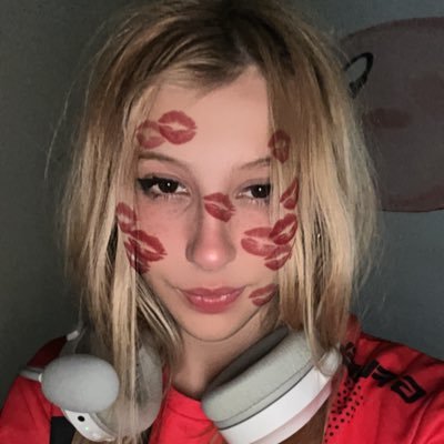 JustKiirby's profile picture. Hago Streams jugando súper bien cs (100% verídico) 🤓☝🏻