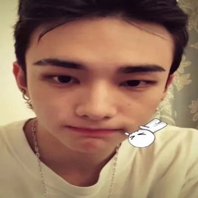 bordderlinee's profile picture. #현진 #hyunin 🥝🍎