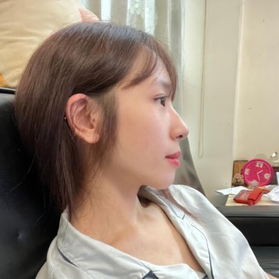 白天照顧病人,晚上想被你照顧很壞,只是不會在醫院發現而已.. 披著白袍其實