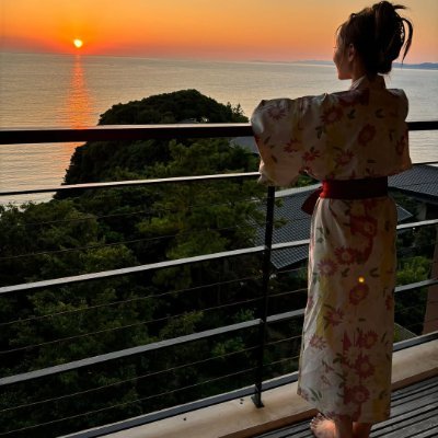 EdnaFatima4's profile picture. ここであなたに会えて嬉しいです
書道の初心者です
書道を学び始めた時、芸を磨くだけでなく、自分の心境と耐性を形作っています。
書道には時間と忍耐力が必要で、小さな筆画でも感情と個性を表現できるのが書道の魅力です。
趣味の合う友達と書道の魅力を検討したい
