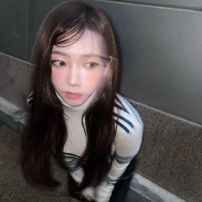 𝓦ritten by a fan : a young judy with a tempestuous beauty and enthrall grace. Folks called her, the eternal beauty Karina yoo.
