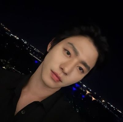 j_seok66190's profile picture. We must accept finite disappointment, but never lose infinite hope.
