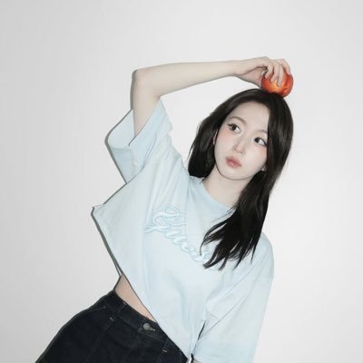 hwtyna's profile picture. nmixx