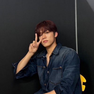 arnotay's profile picture. another