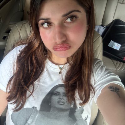 Ace of cups + the stars 🌟 🌺🦀🌊🍇🧜🏻♀️🥥🫧🧋. @ridhima_z ⋆˚☆ ✮˖ ࣪ ⊹⋆.˚