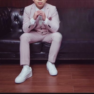 xiaoxiaokiwi's profile picture. 🐍2001 的人類，54～58kg徘徊