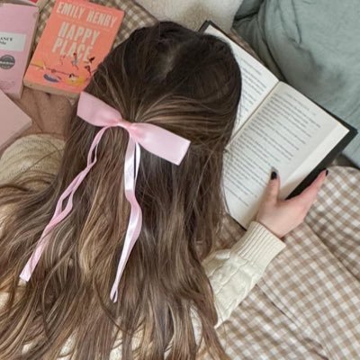 books,tea & a hell lot of fantasising about fictional men cr: Road trip with a vampire by Jenna Levine & When in rome by Sarah Adams 📖: 10/10