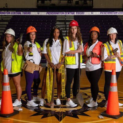 Mom 🩷🩷💙 | Wife to @CoachE_10 | 7th Grade Math Teacher at Ridgeview Junior High | Varsity Volleyball Coach at Pickerington HS Central @PCTigersVB