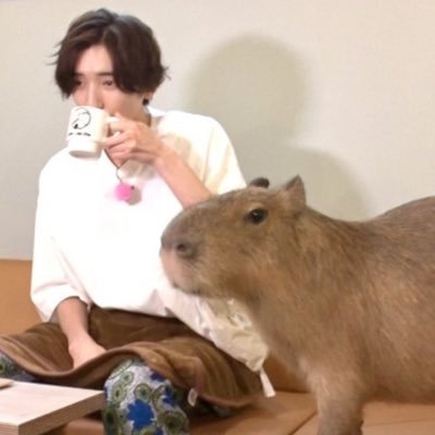 juuUuuuUuKH's profile picture. 손님휘핑크림300잔제가다버렸습니다