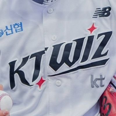 AnganmjWiz's profile picture. 🪄1,30,46