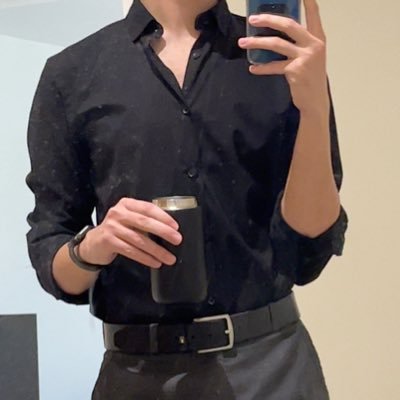 ninetiesboi's profile picture. Curly head and thoughts