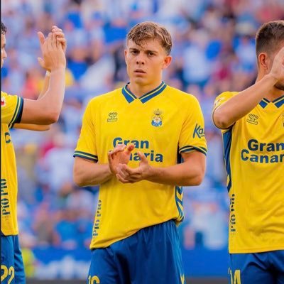 UD las palmas hasta la muerte💛💙 | andy robertson enthousiast |🇮🇨🇳🇱| she/her | tweeting in 🇳🇱🇪🇸🏴| @LFC , @feyenoord | #autismawareness