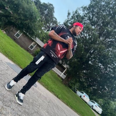 #FreeJuug #FreeShealey #MoneyFirst💲☝🏽️🌎 #LLKS🕊 solid foundation™⛽BF4L @cardeliadc 🖤 #LLK🔌+❤️ fruit ❤️