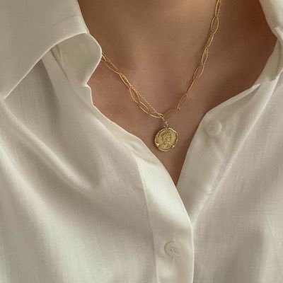 mockingjayreads's profile picture. leader of katniss everdeen nation 🦢