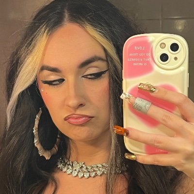 ojo de loca no se equivoca | blessed with beauty and rage
https://t.co/sNtyFV62z0