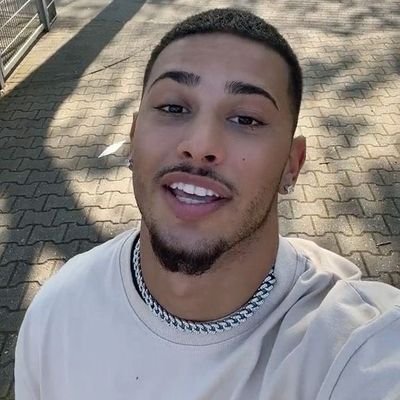 LoganBooth92's profile picture. Eatin in my life