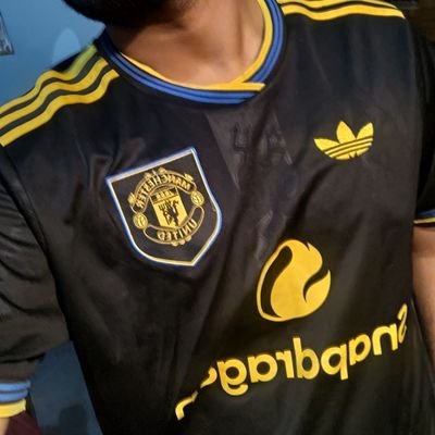 This_Vivee's profile picture. always @realmadrid and @ManUtd..... OLD Acc.( @ImVivek0717 ) was suspended !