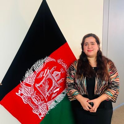 LimaAnwari's profile picture. باید تنها خود را تغییر داد توقع تغییر را از خود داشته باشید