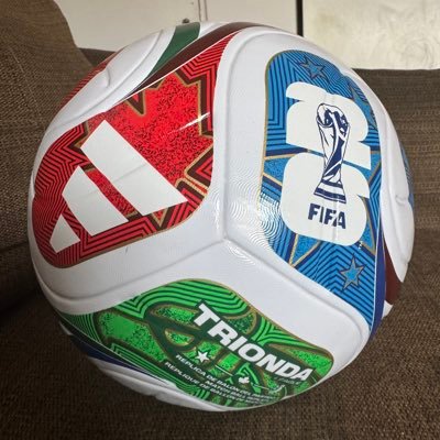 GermosoSteven's profile picture. there is a football on my profile pic