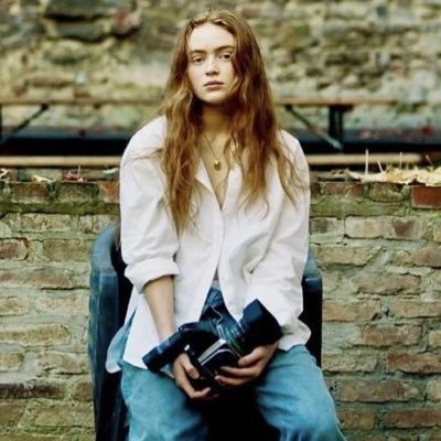 +21 ✍️ age 21 UCLA gifted honor student pretty, sassy and into art {OC no lewd} powers escaped from Chace Labs~ FC- Sadie Sink
