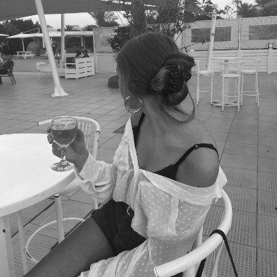 lisamiller1994's profile picture. "Happiness is not a castle full of gold, but the shining light of confidence in every step you take on the road to pursuing your dreams."😊