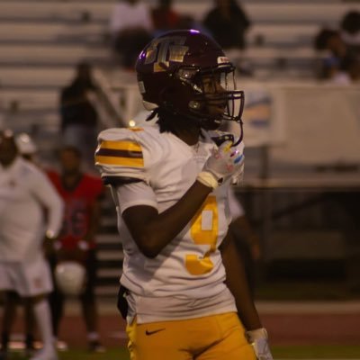 QuanteBell_'s profile picture. C/O27’🎓|5’10|165| ATH DB/WR/LB|BTW HS|GPA 3.8|IG:quan._certified|Email: bellquante15@gmail.com|757-620-6095