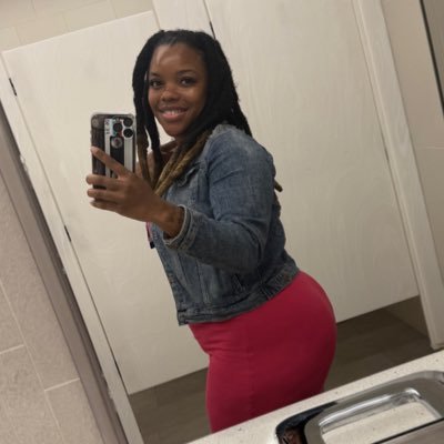 _SelfCareGuru's profile picture. Eater of food, listener of music, explorer of things ♌️