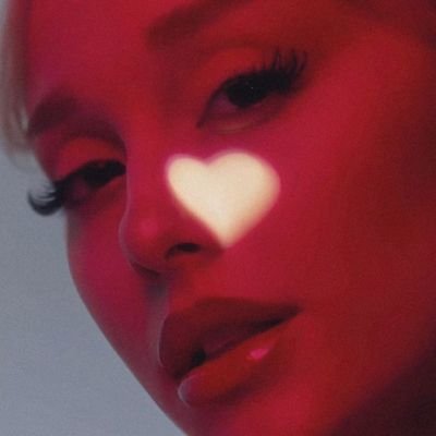 purrsyy's profile picture. 