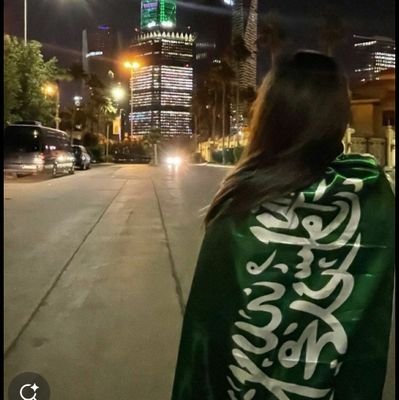 amk163711's profile picture. في أرض الحرمين تشرق الشمس ضياءً
وعز المملكة يعلو في السماء💚🇸🇦.