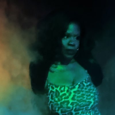 5’3 cunt who talks to themselves on whatever this app is
