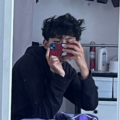 FaridYael8's profile picture. crying inside. ig: farit.mp3