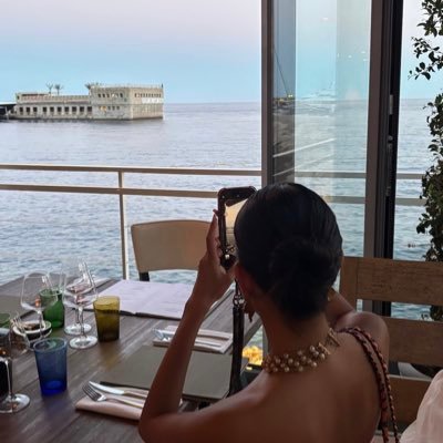 depressrine's profile picture. always Al Hamdulillah