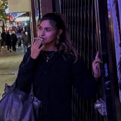 ex-Kanye west Stan, full time live tweeter, part time troll, tweet thread addict
