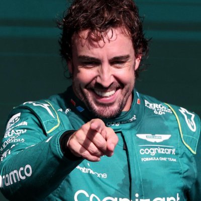 La flor perfecta es algo raro. Podrías pasar la vida buscándola y no sería una vida desperdiciada.
~Fernando Alonso