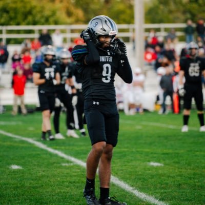 16 5'10 155lbs PG/SG || C/O 27 || GPA 3.58 || Football CB/SLT/ATH || HC @Coach_Ayotte || Email:maxwelljohns009@gmail.com Phone: 269-391-8504