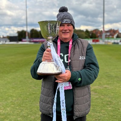 Photographer for @leicsCCC ECB & DataCo accredited Snapper and follower of all things 🦊🏏🦊Freelance snapper shooting with @prosportsimages