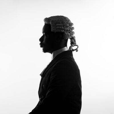 Temidayoo7's profile picture. Lawyer | Football⚽️|Manchester United❤️