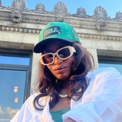 Creative Consultant. Resident Know-It-All. Local Woo Woo Lady ☀️🧜🏾♀️. Equal parts Lil Kim + Martha Stewart. #FarmerBella @browngrlsgarden 👩🏾🌾