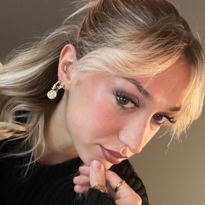 laurentleonie3's profile picture. ✨ 444 ✨