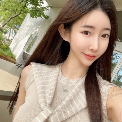HuuBinhLe279677's profile picture. 
