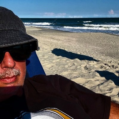 Occasional Team Contributor & author of Well-Tuned for @ordinarytimemag Former mountaineer, current beach bum. Dig sunsets & sarcasm. FIRM 🪨🏴