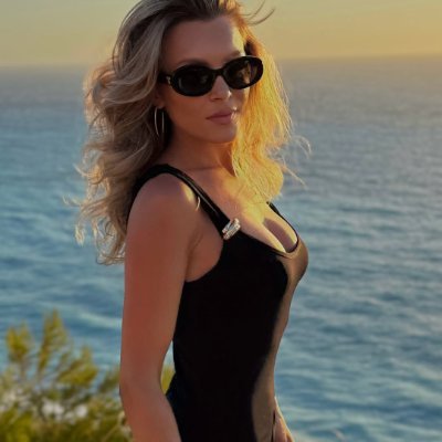 hhh154789's profile picture. This country seems to be getting stranger 😔, as if some people don't want this country to be peaceful. May God bless them ✝️🙏🏻. X robots X spam