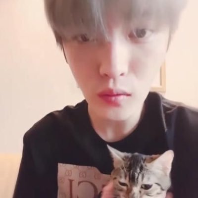 let1rhythmflow's profile picture. 재잘재잘 쭝알쭝알