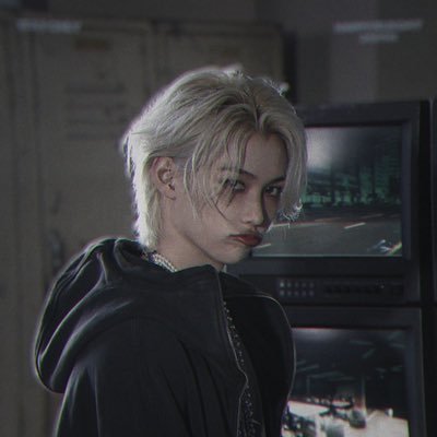 💍@qvests - @av8faction ˚ ✦ . . ˚ . . ✦ ˚ . ★⋆. . ˚ ✭ * ✦ . . ˚ ˚ .˚ @VlCTIMZED