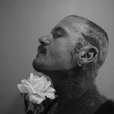 davidcomerfor25's profile picture. This my backup account my verified account is handle by my manager this my account I use to reach out to fans