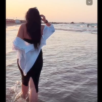 mona3028's profile picture. بين صهيل الخيل وخفقات القلب، عرفت عشقين لا يشبههما شيء: حب الخيل الذي يسكن روحي، ❤️وحب فارسٍ كان حضوره كالوطن الذي طالما حلمت به❤️