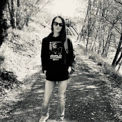an_lin_em's profile picture. Love F1 - MV1, DR3, GB5, JD7, KA12, FA14, CL16, EO31, LL30, MSC47, CS55, OP81, Michael Schumacher. SIMPLY LOVELY🧡🧡🧡
