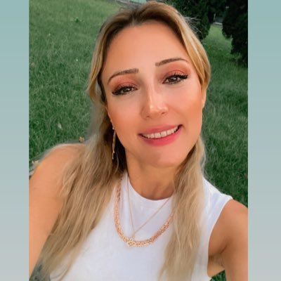 kelebek__karaa's profile picture. Marmara Üniversitesi/ TDE