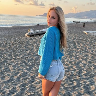 Hobbies: Exercise, traveling, movies, fishing. I own a medical aesthetics studio and also invest in technology projects.
