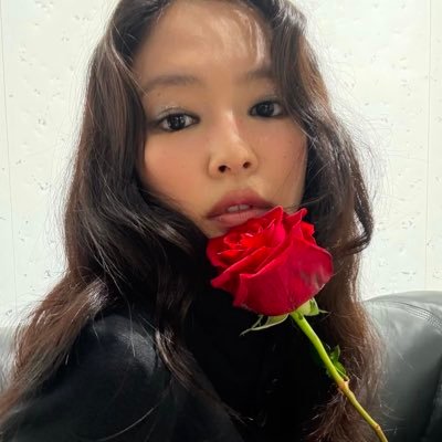 jkvrzi's profile picture. eu da jennie e do jeon